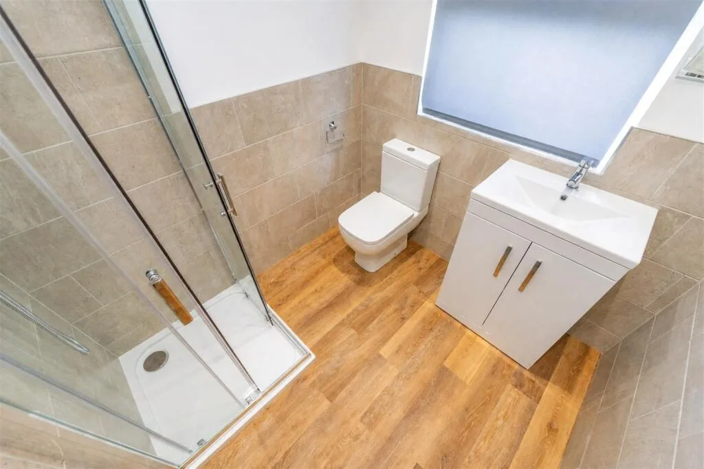 6 bedroom house for rent