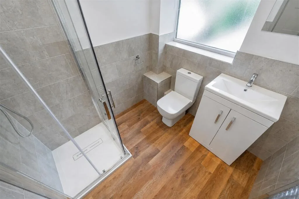 6 bedroom house for rent