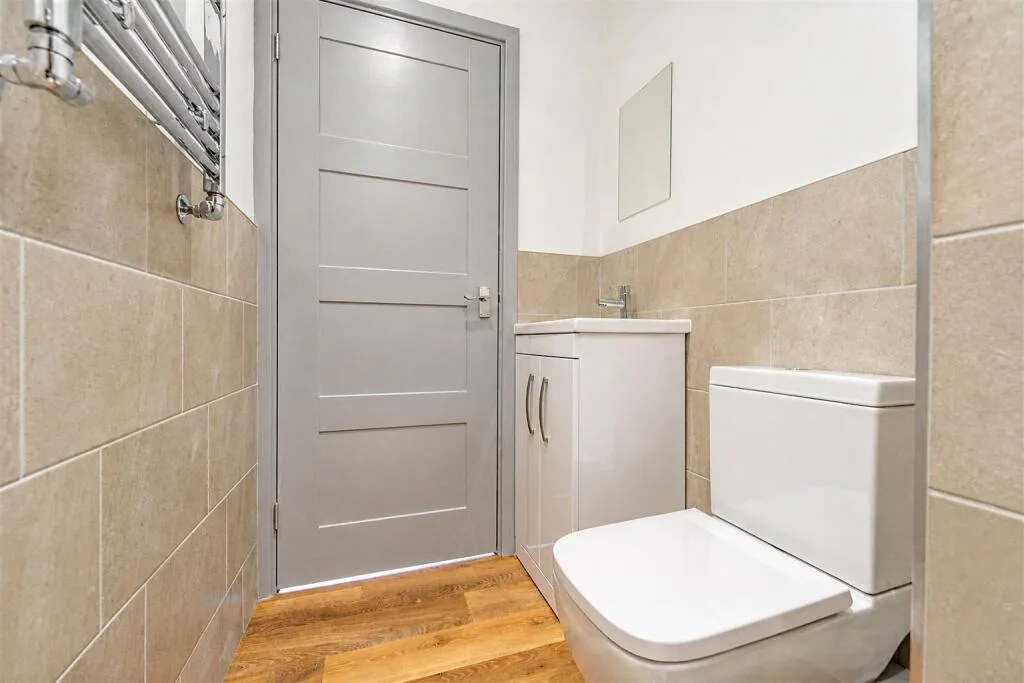 6 bedroom house for rent
