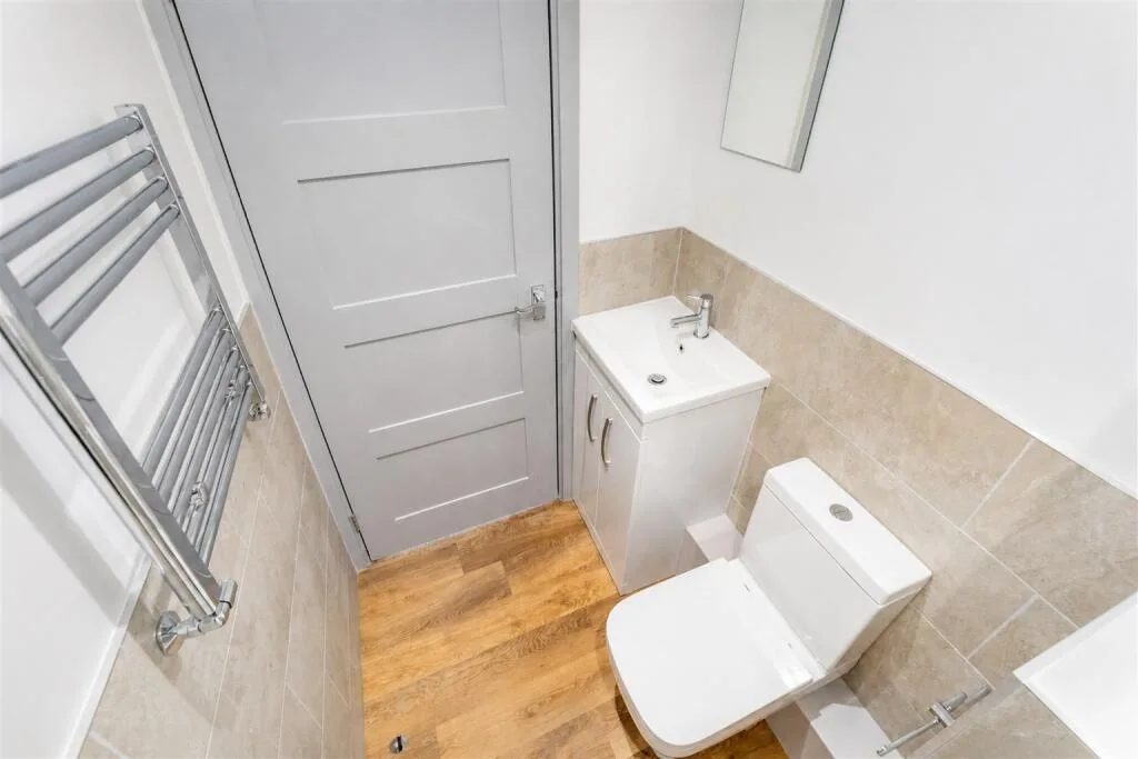 6 bedroom house for rent