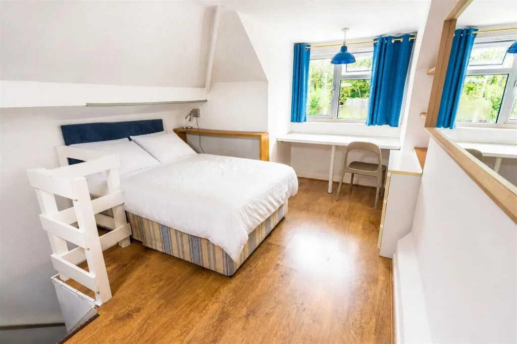 6 bedroom house for rent