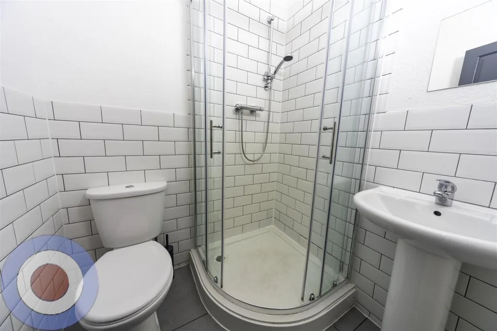 5 bedroom terraced house for rent