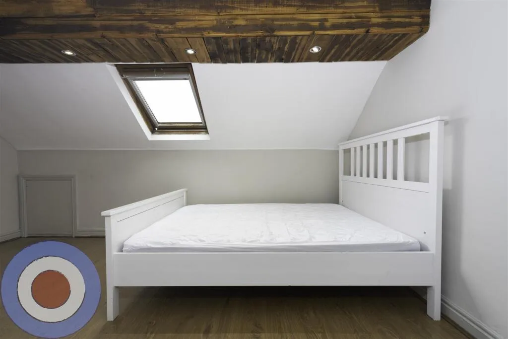 5 bedroom terraced house for rent
