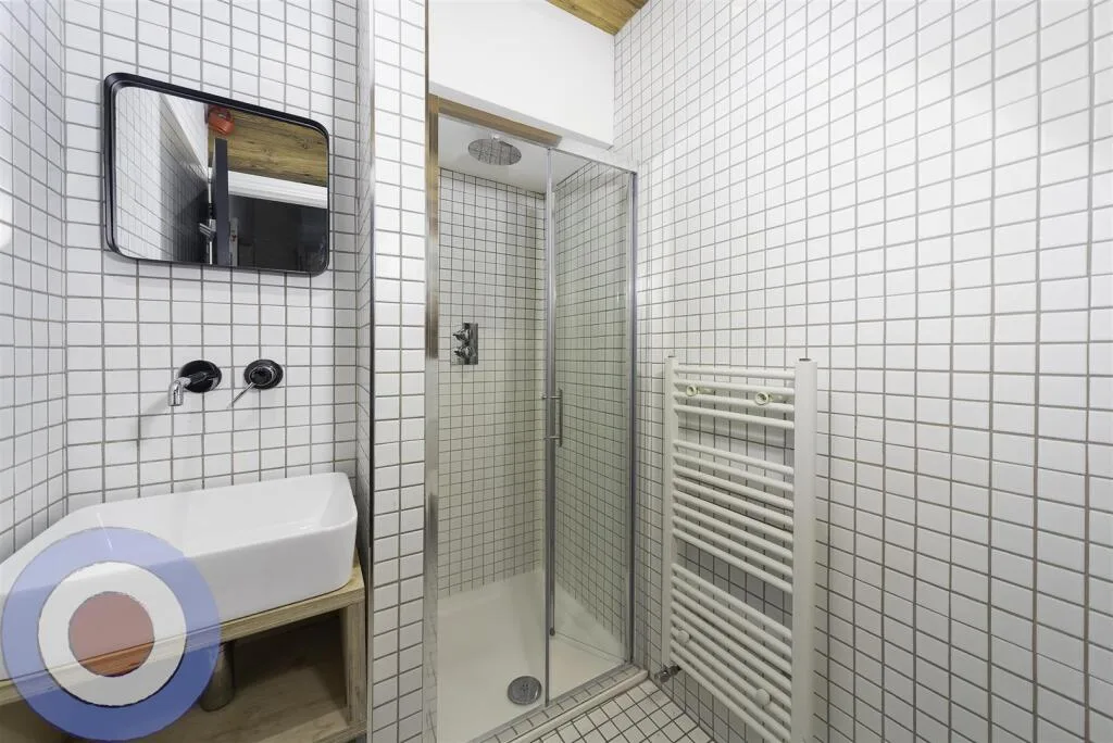 8 bedroom terraced house for rent