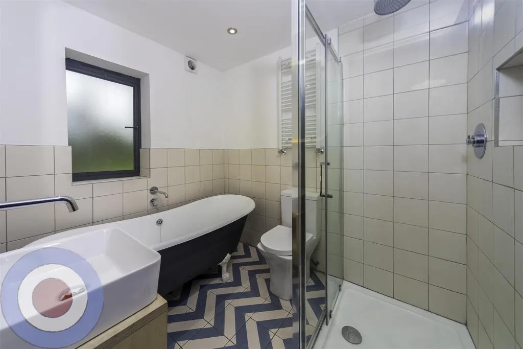 8 bedroom terraced house for rent