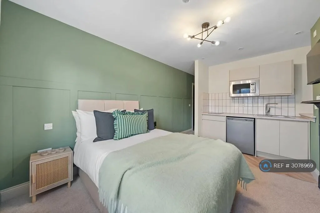 Studio flat for rent