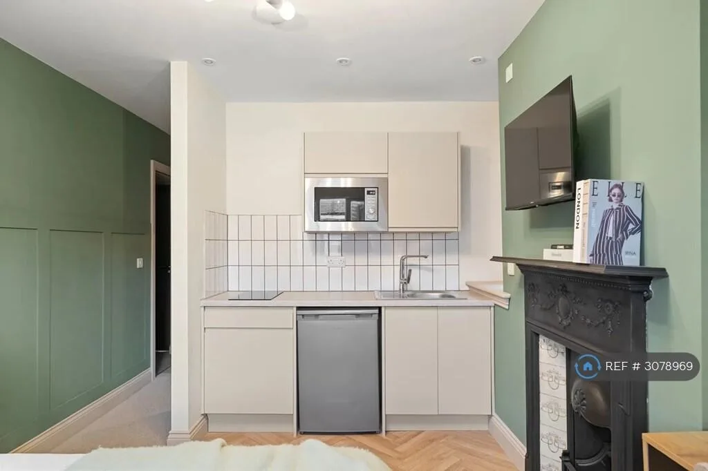 Studio flat for rent