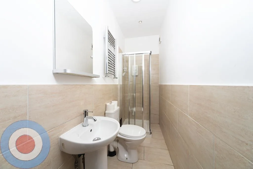 5 bedroom detached house for rent