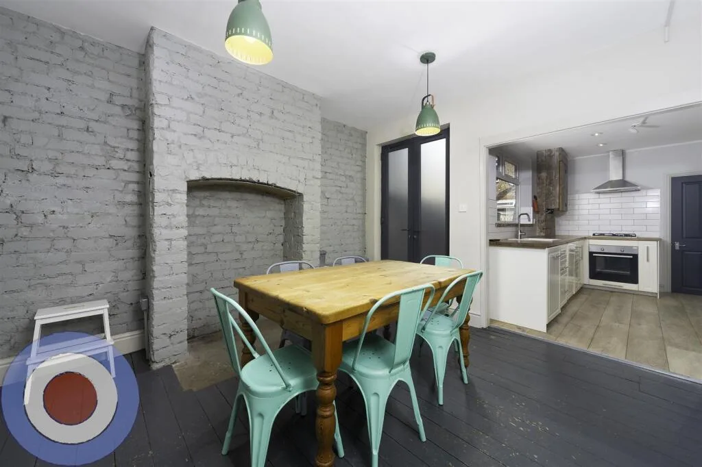 6 bedroom house for rent