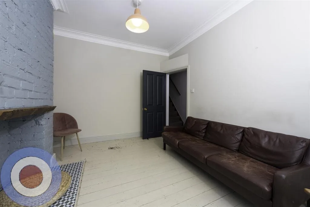 6 bedroom house for rent