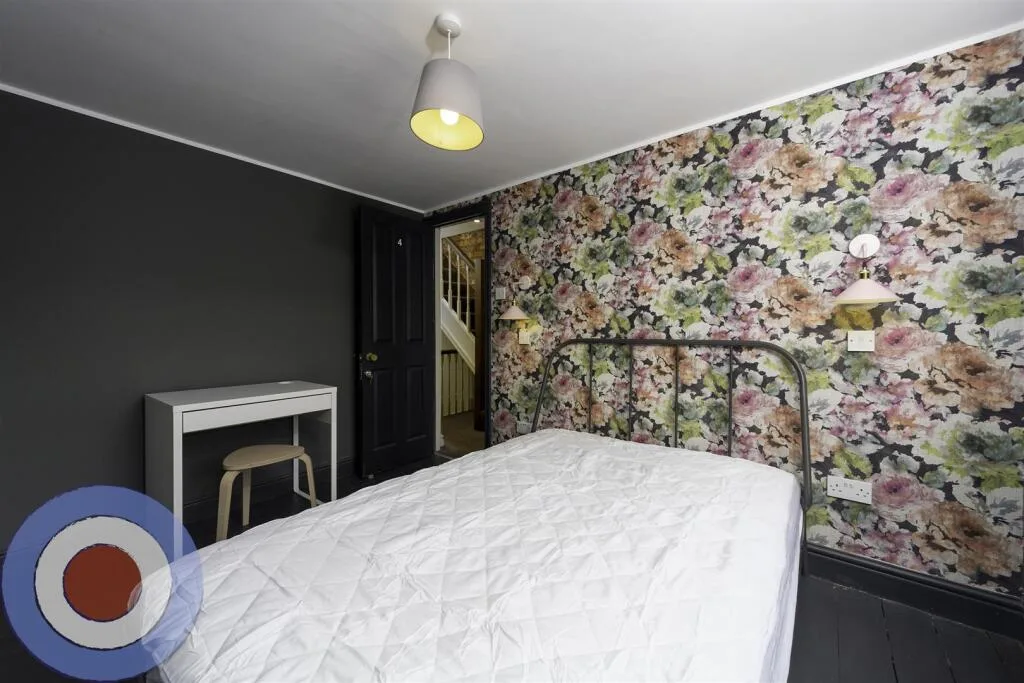 6 bedroom house for rent