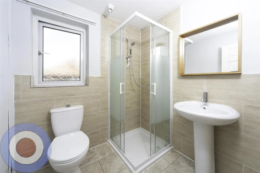 5 bedroom terraced house for rent