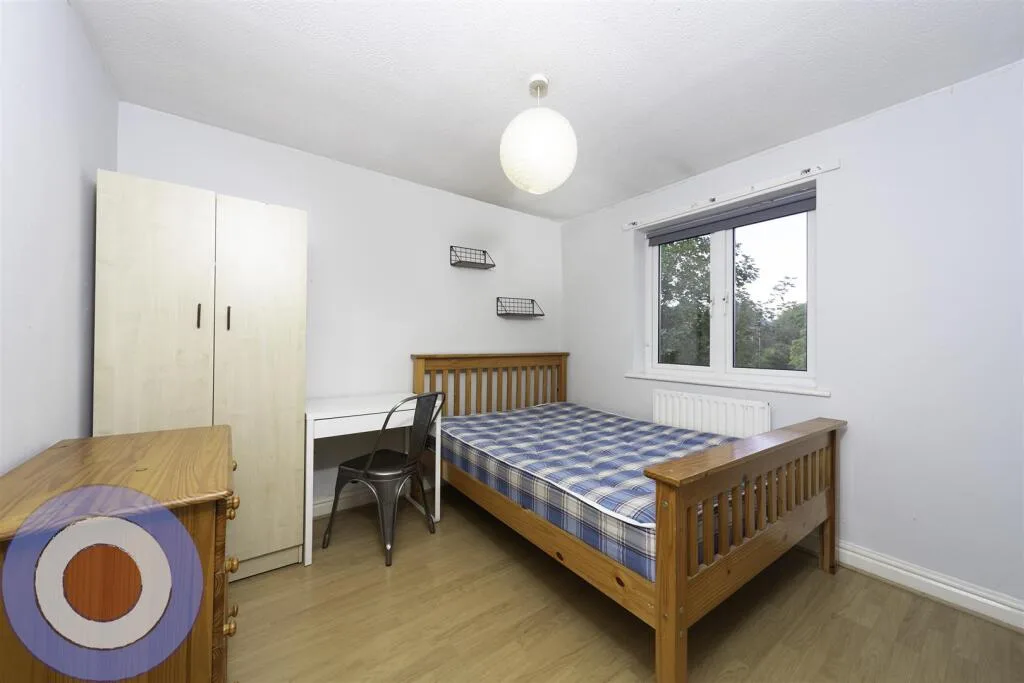 5 bedroom terraced house for rent