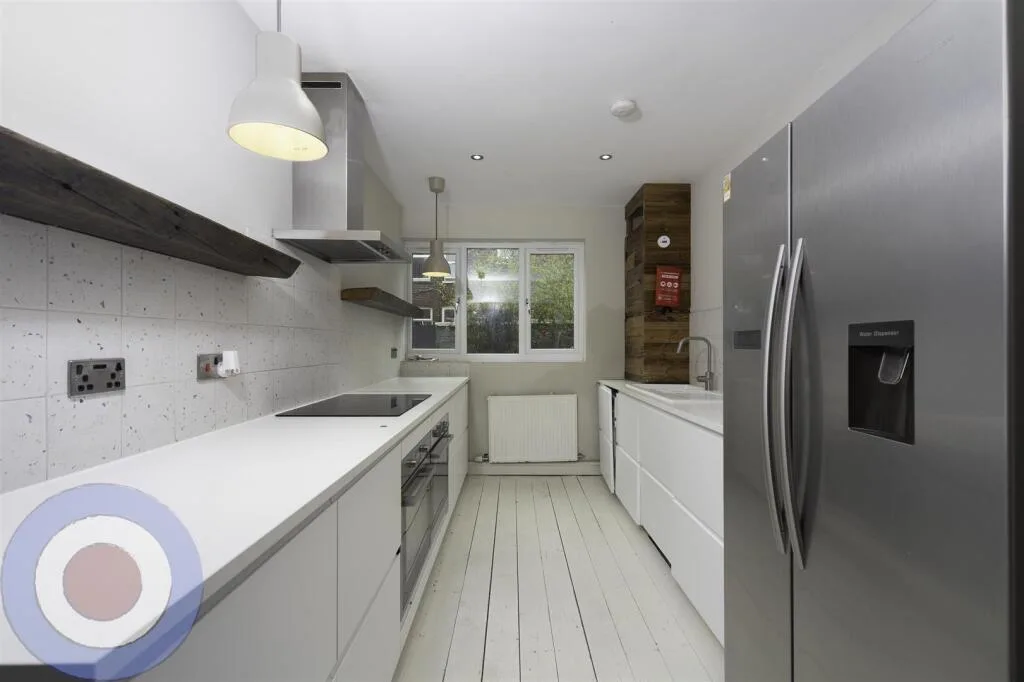 6 bedroom terraced house for rent