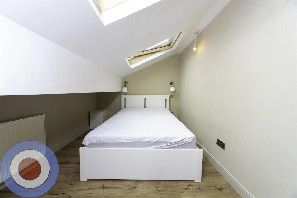 6 bedroom terraced house for rent