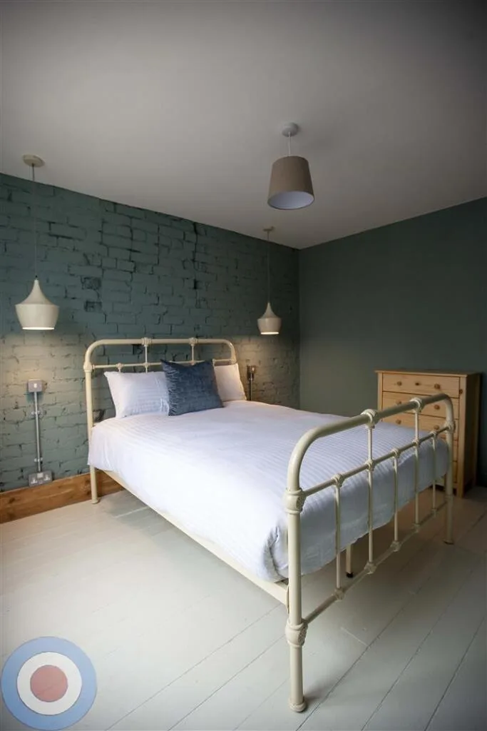8 bedroom house for rent