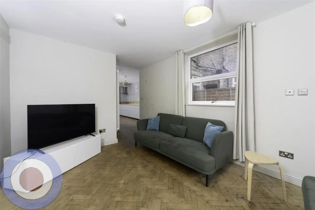 10 bedroom terraced house for rent