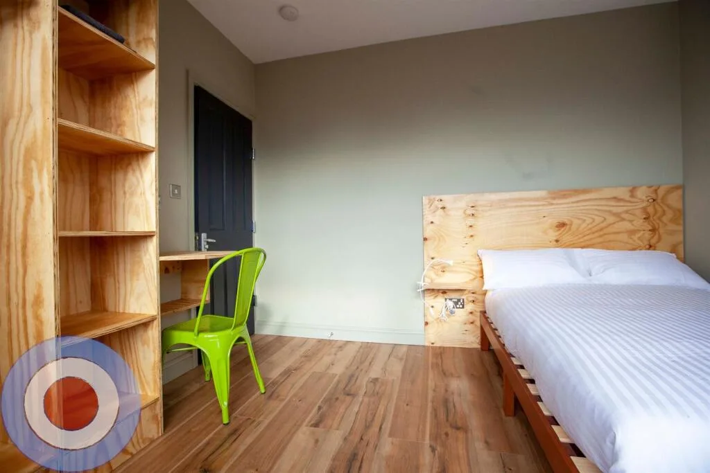 8 bedroom house for rent