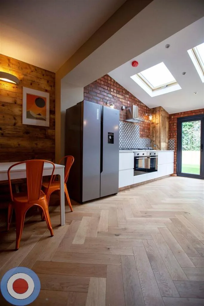 8 bedroom house for rent
