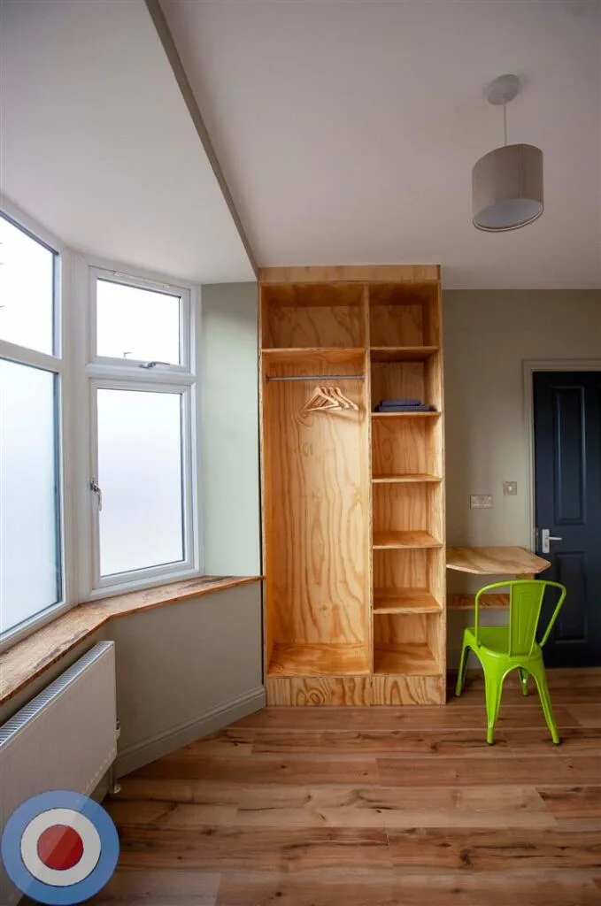 8 bedroom house for rent