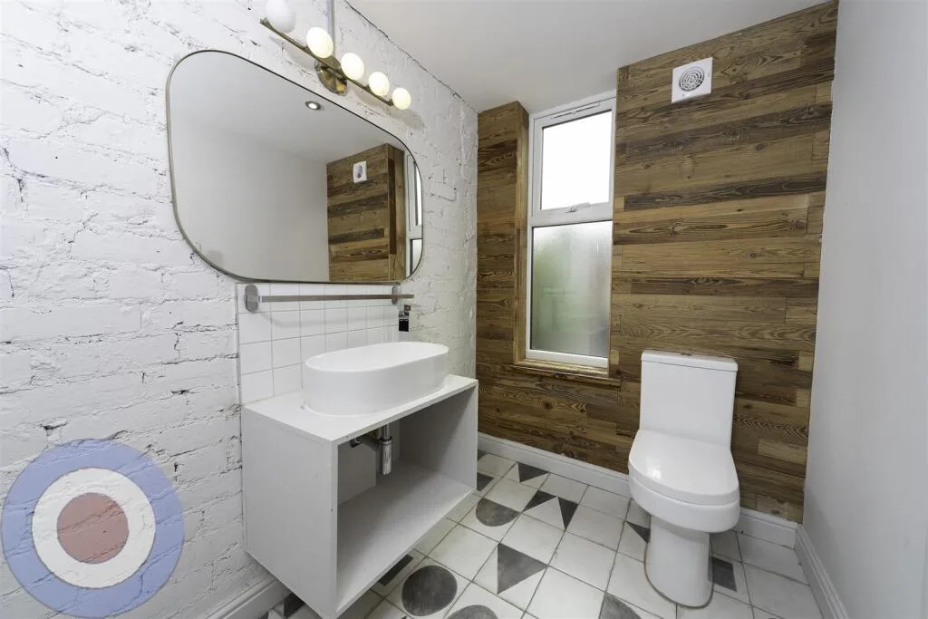 6 bedroom terraced house for rent