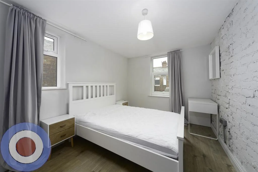 6 bedroom terraced house for rent