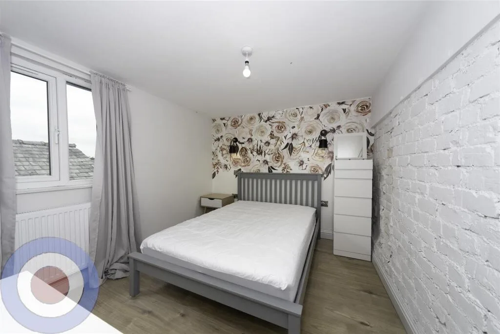 6 bedroom terraced house for rent