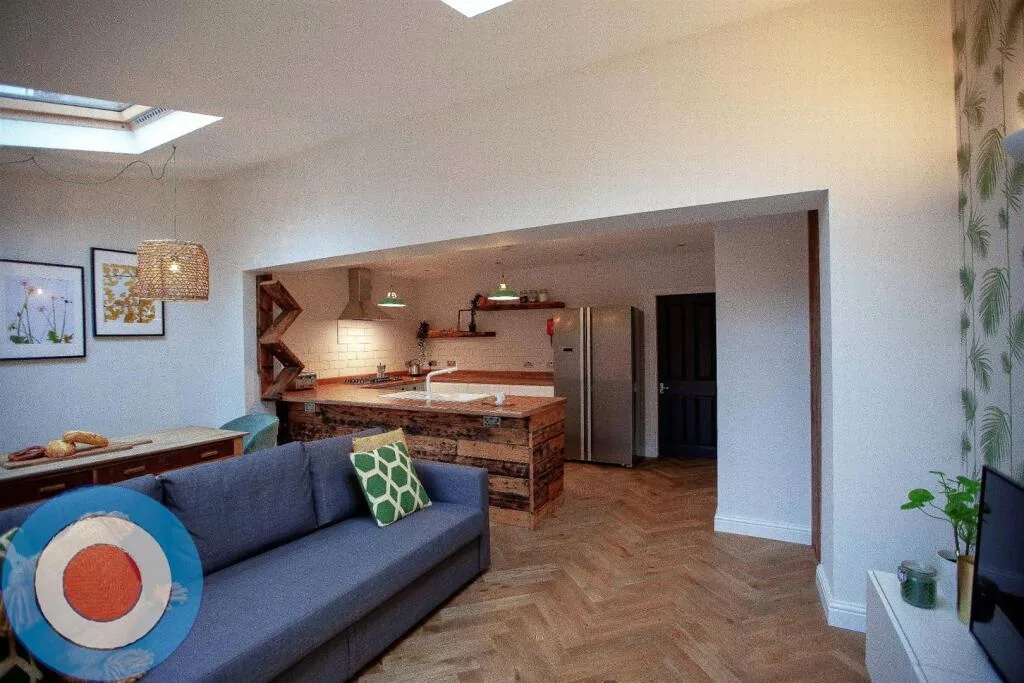 6 bedroom house for rent