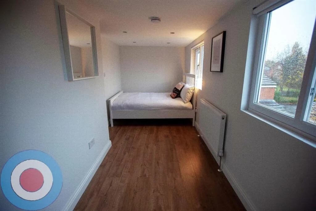 6 bedroom house for rent