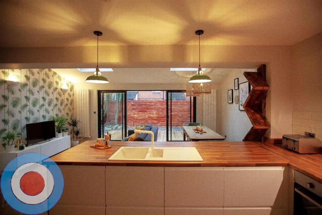 6 bedroom house for rent