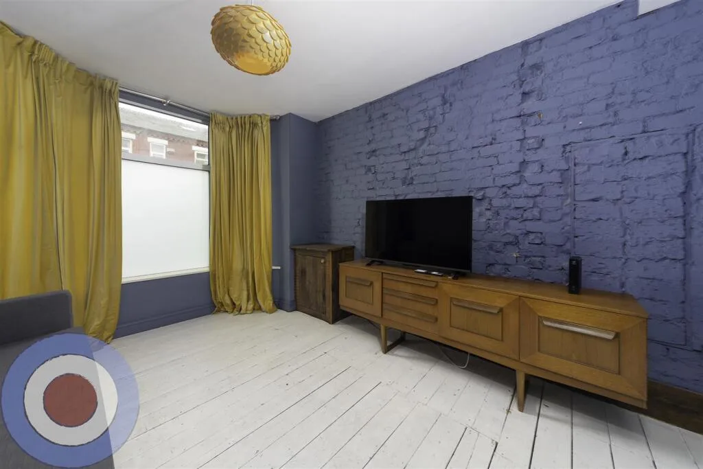5 bedroom terraced house for rent