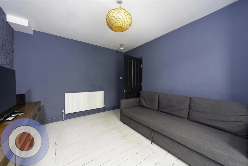 5 bedroom terraced house for rent