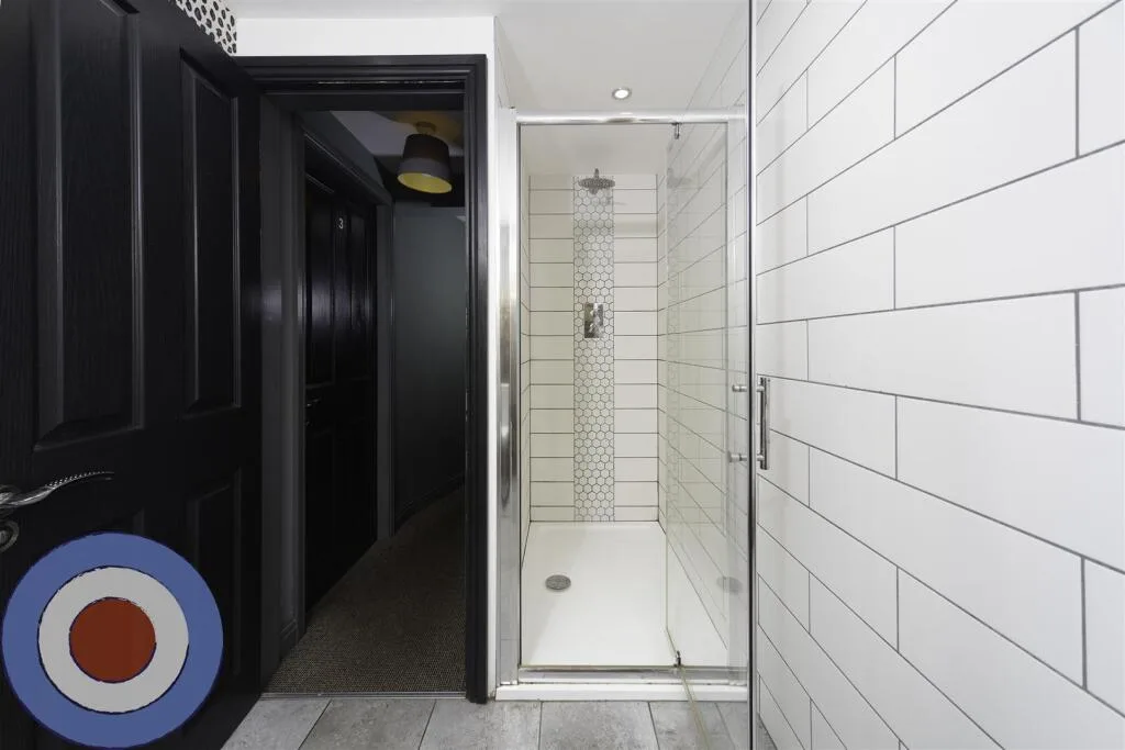 5 bedroom terraced house for rent