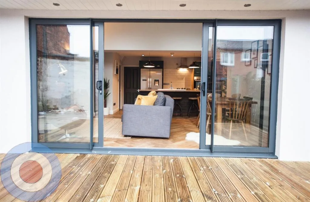 6 bedroom house for rent