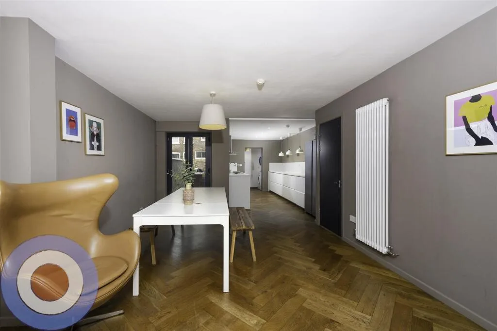 6 bedroom terraced house for rent