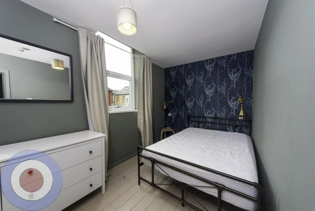 6 bedroom terraced house for rent