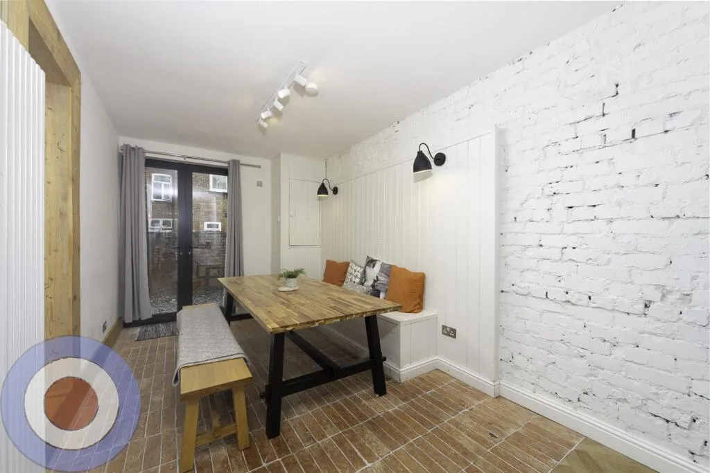 6 bedroom house for rent