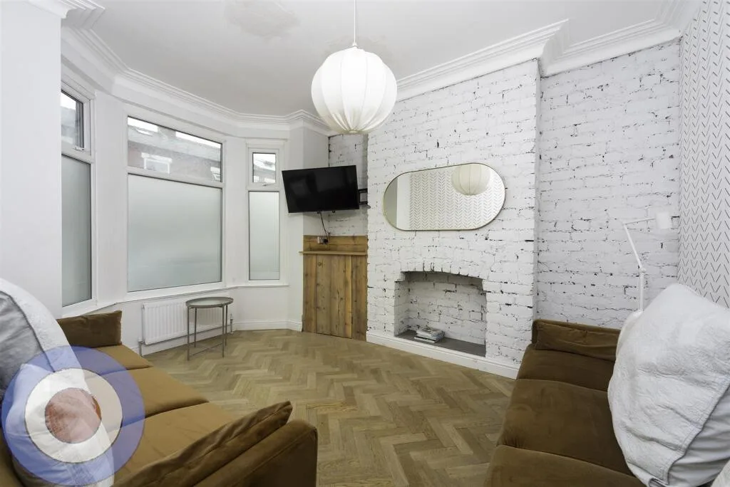 6 bedroom house for rent