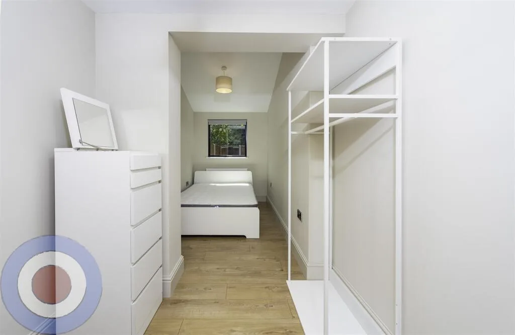 6 bedroom detached house for rent