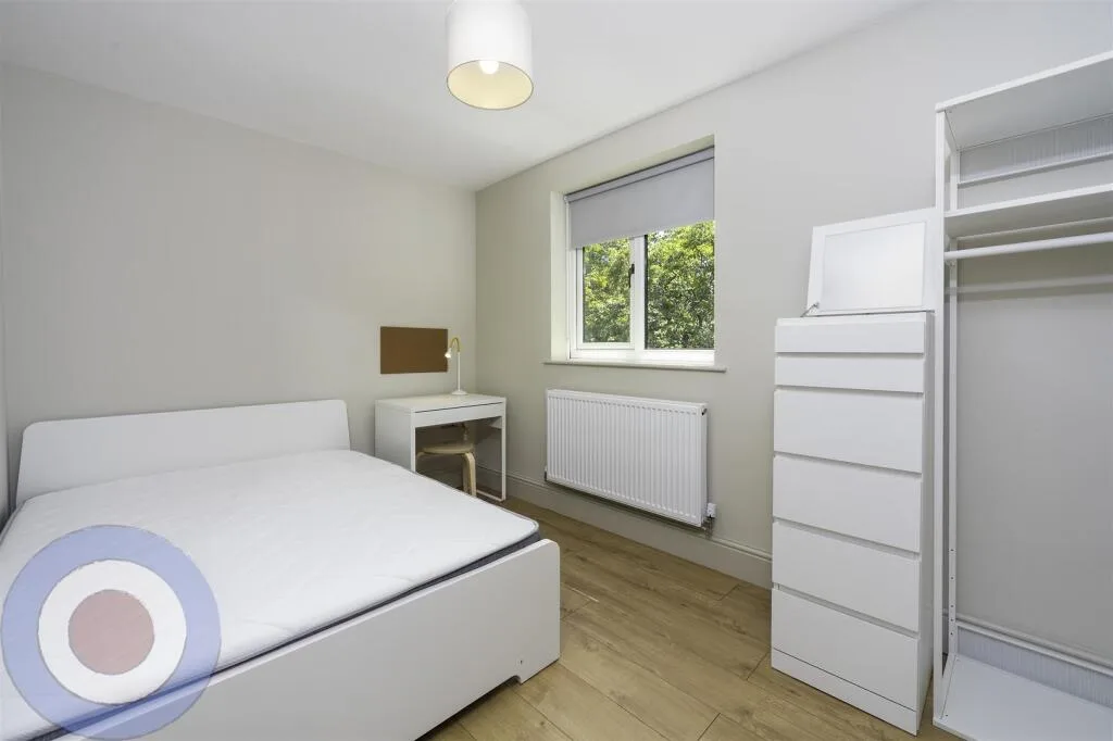 6 bedroom detached house for rent
