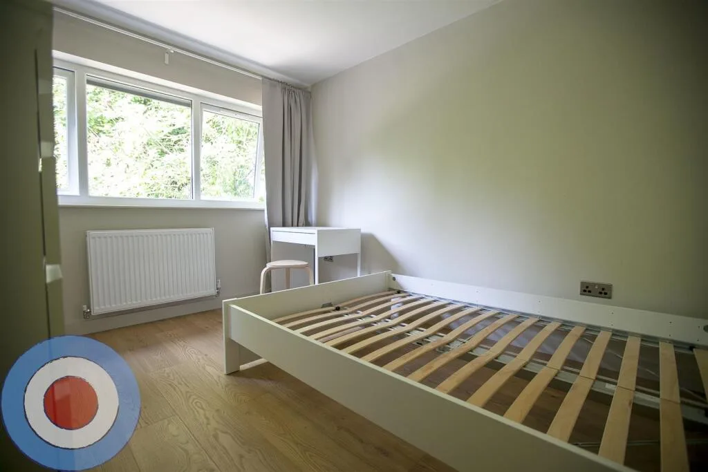 8 bedroom terraced house for rent