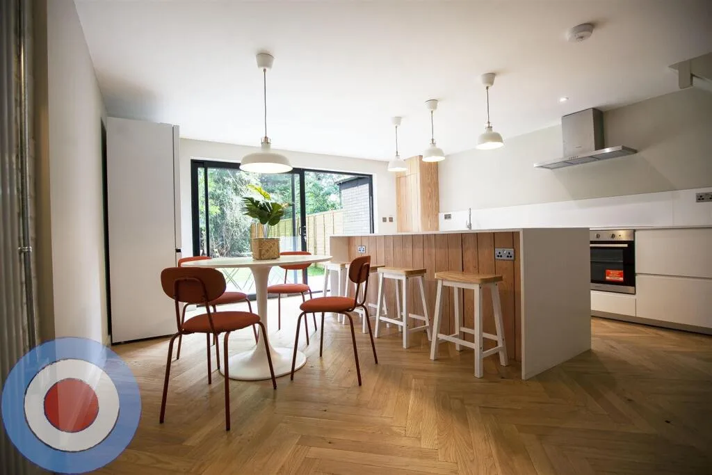 8 bedroom terraced house for rent