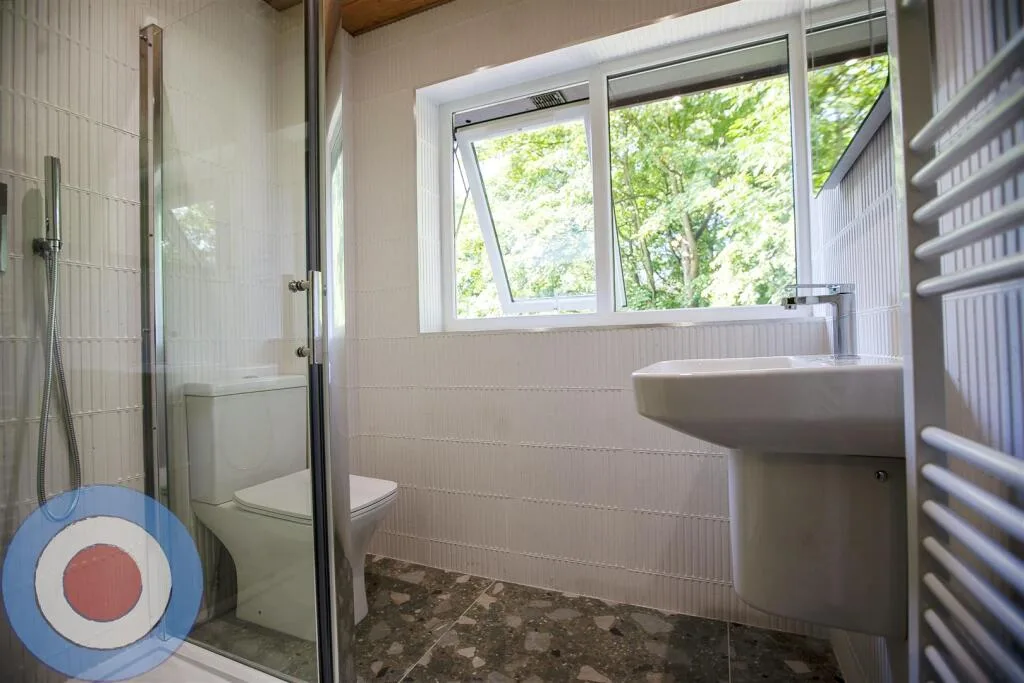 8 bedroom terraced house for rent