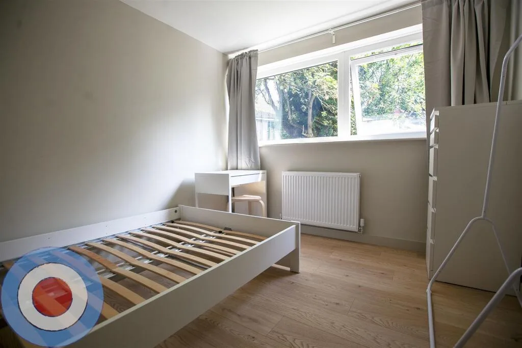8 bedroom terraced house for rent
