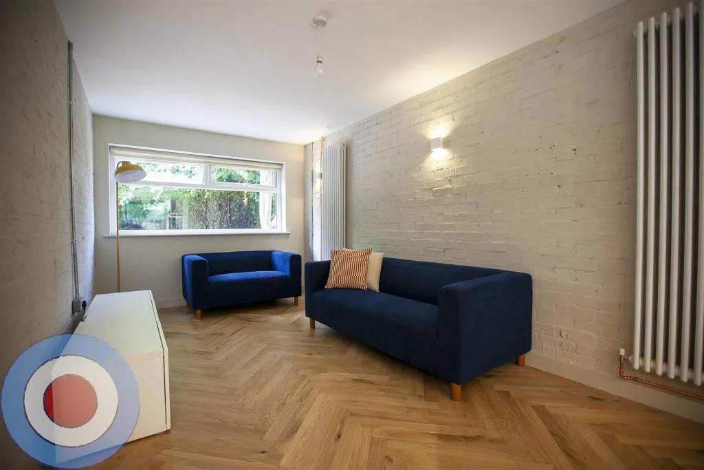 8 bedroom terraced house for rent