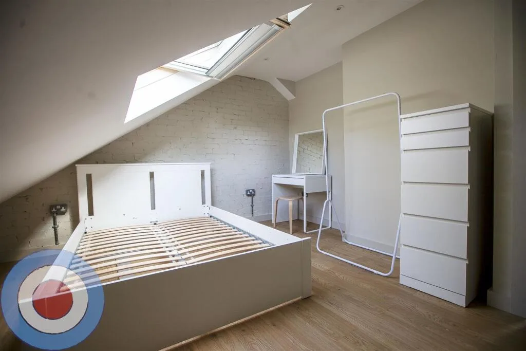 8 bedroom terraced house for rent