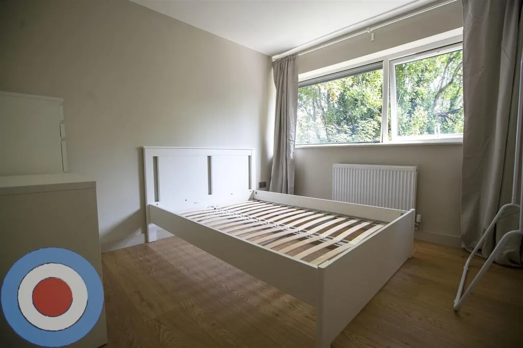 8 bedroom terraced house for rent
