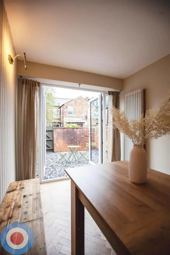6 bedroom terraced house for rent