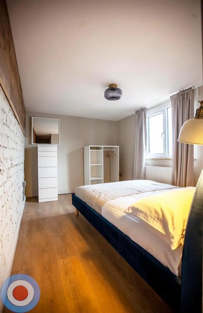 6 bedroom terraced house for rent
