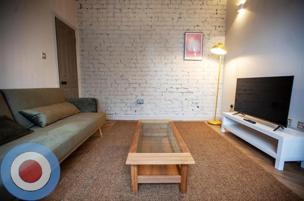 6 bedroom terraced house for rent